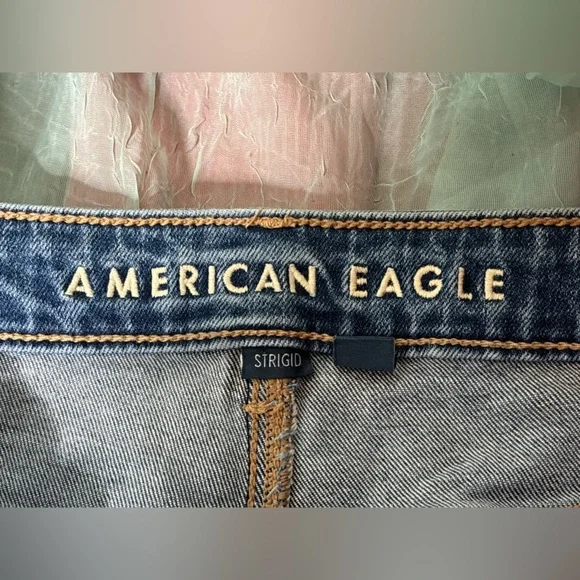 American Eagle Outfitters Relaxed Fit Blue Jeans - Picture 3 of 5